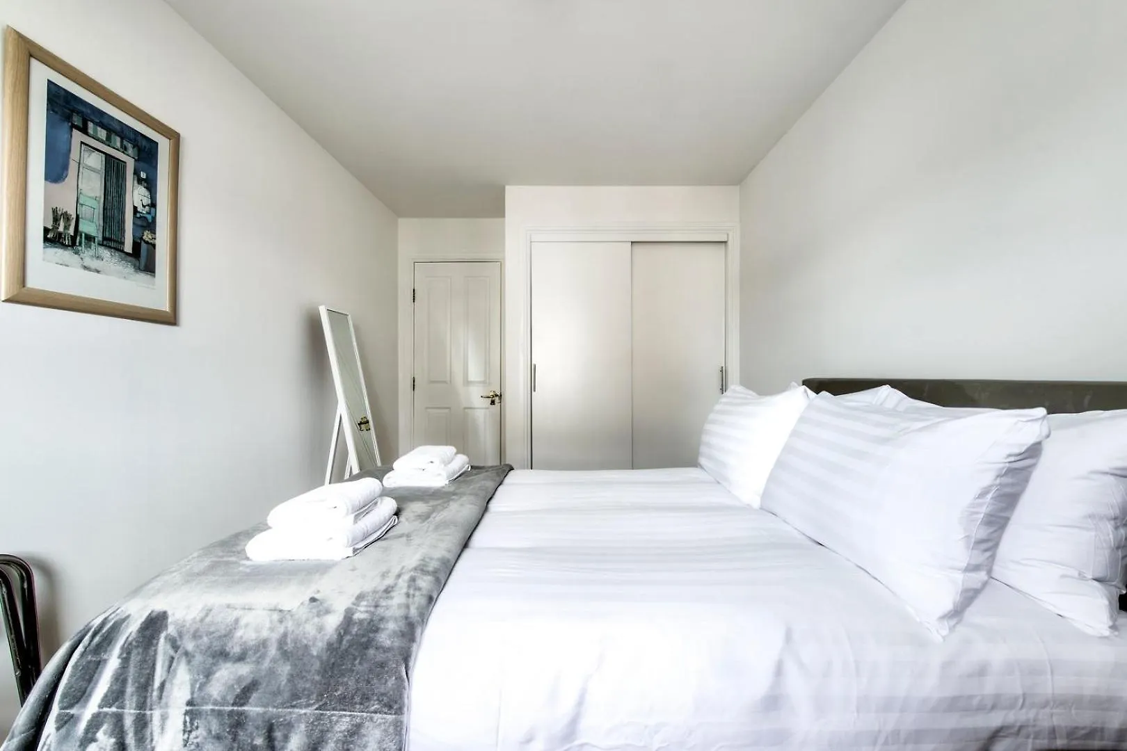 Guestready - Stylish Apt W/ Parking Near Edinburgh 0*,  United Kingdom