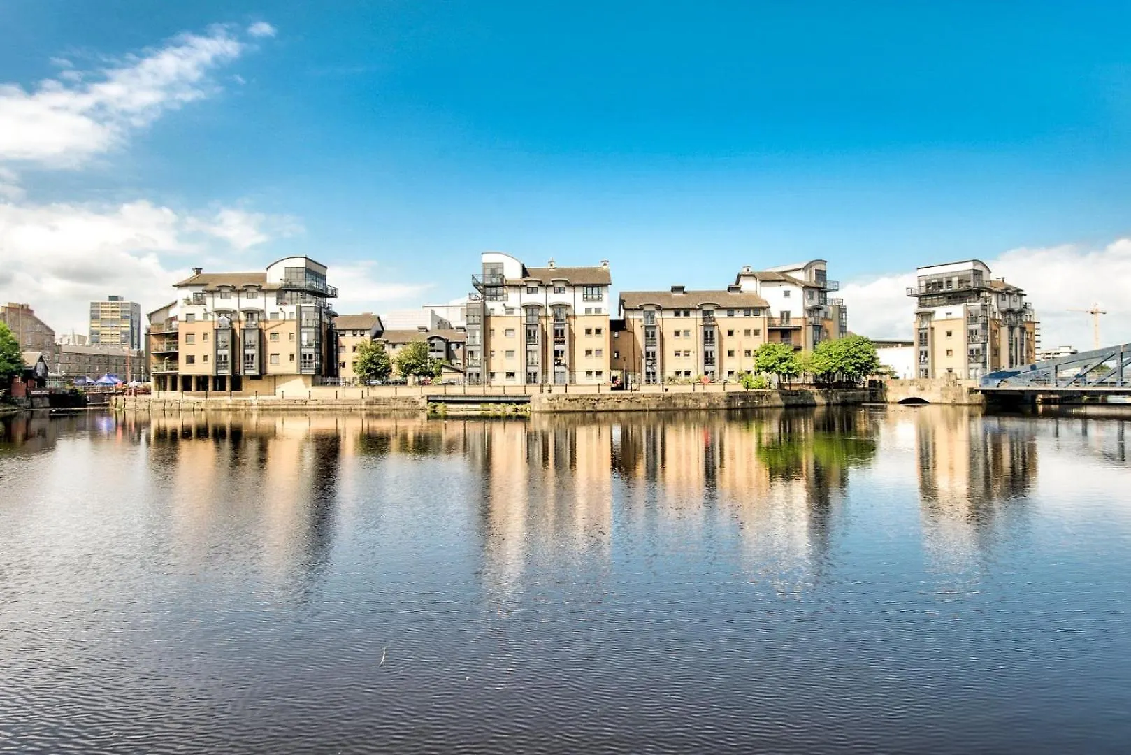 Guestready - Stylish Apt W/ Parking Near Edinburgh 0*,
