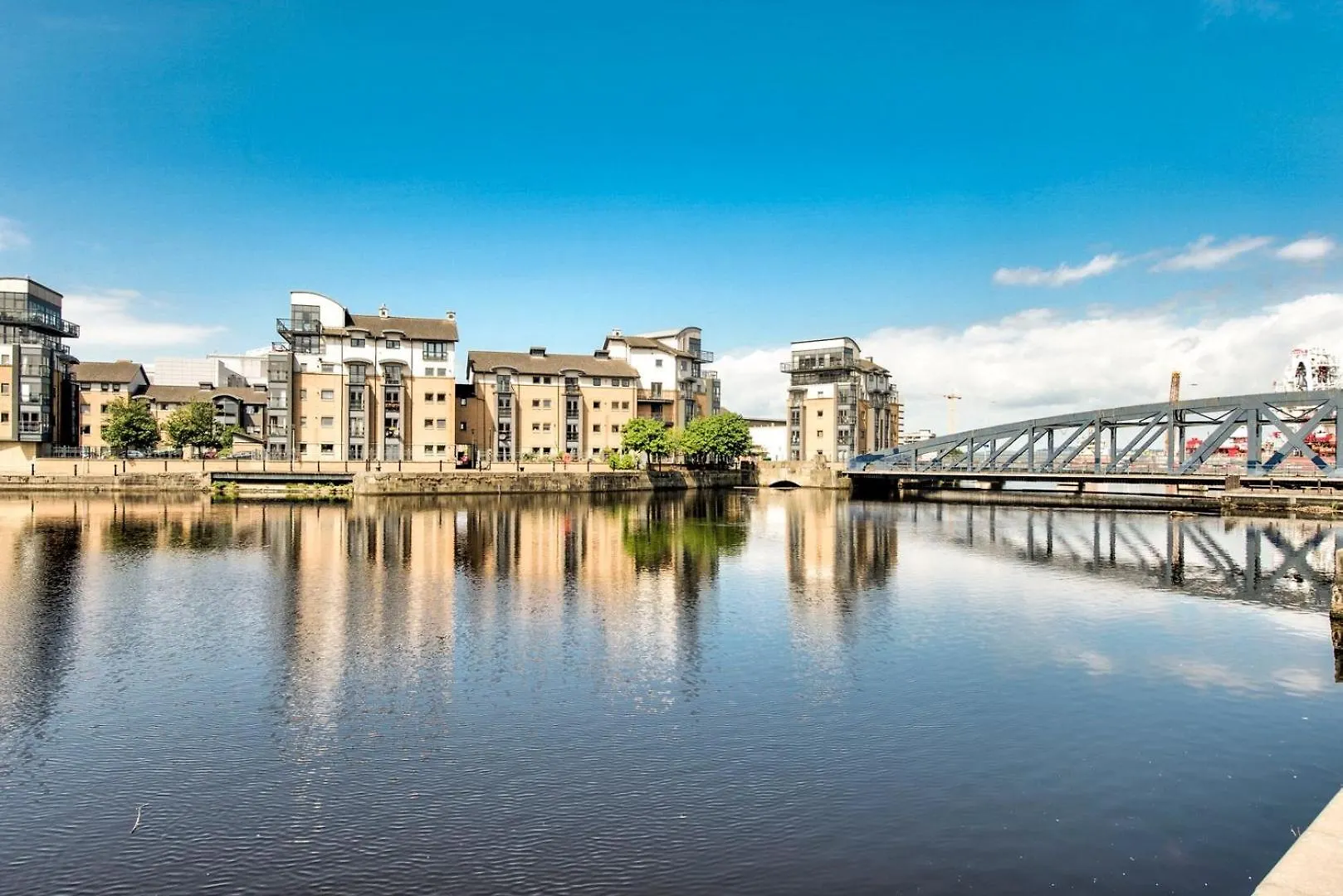 Guestready - Stylish Apt W/ Parking Near Edinburgh Apartment