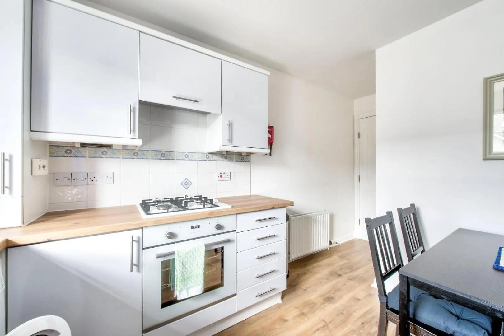 Guestready - Stylish Apt W/ Parking Near Edinburgh 0*,